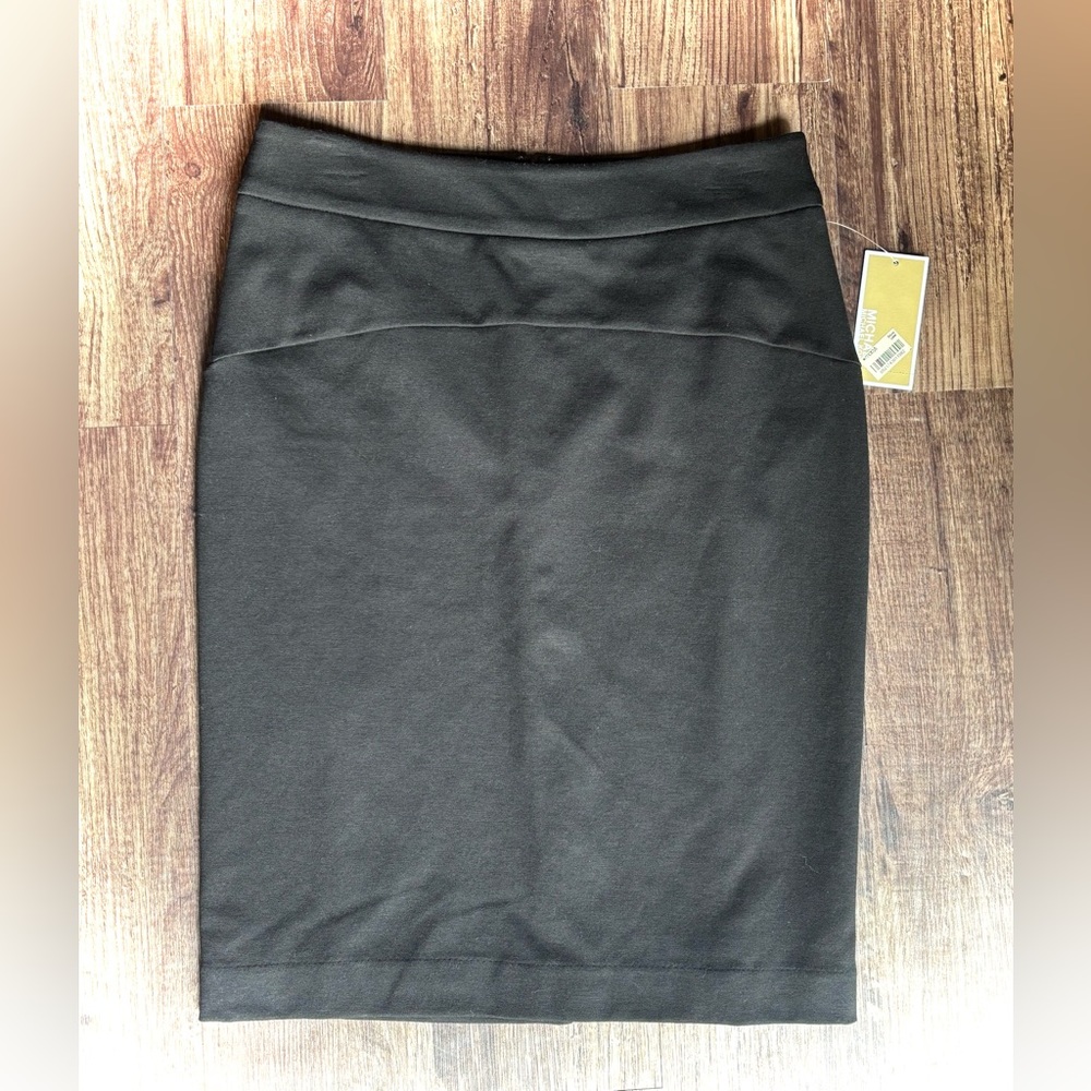 Michael Kors Core Black Pencil Skirt COMFY & Flattering 💕 Sz 6 NEW!